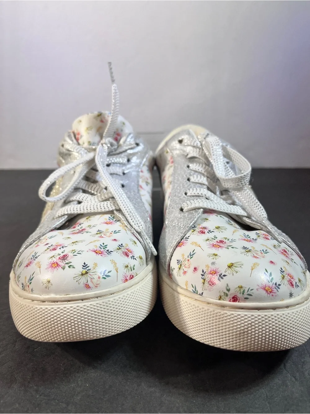 Hey Girl by Corkys 10 White Floral Lace-Up Sneakers with Silver Star Accent